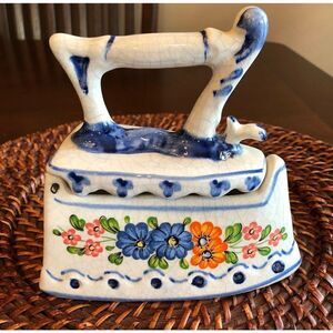 VINTAGE - 🎉HP x 2🎉 Unique Decorative Porcelain Jewelry/Trinket BoxFrench Country